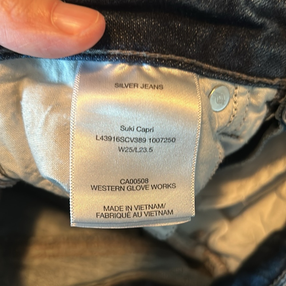 Silver Jeans Sulki Capri - Picture 10 of 12